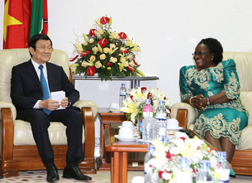 Chủ tịch nước Trương Tấn Sang gặp Chủ tịch Quốc hội Mozambique và TTK Đảng FLERIMO 