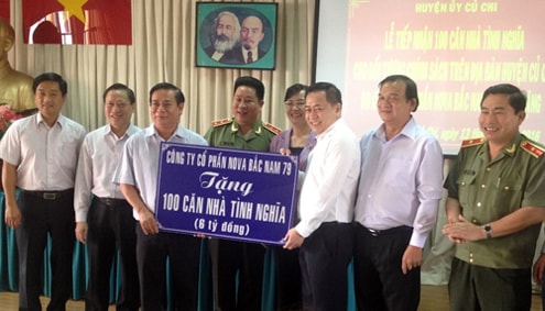 “Hưởng ứng” Bí thư Đinh La Thăng: 100 căn nhà tình thương đến với dân Củ Chi