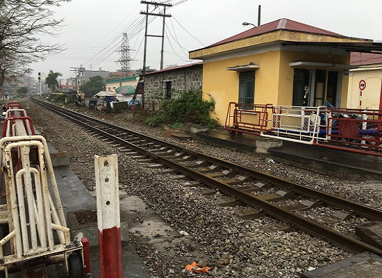 Nguy cơ mất an toàn giao thông trên hệ thống đường sắt ở Hải Phòng