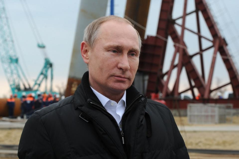 TT Putin thăm Crimea, đối mặt với lệnh trừng phạt của EU