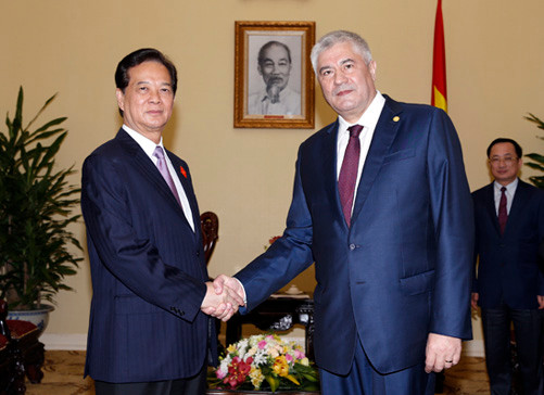Thủ tướng Nguyễn Tấn Dũng tiếp Bộ trưởng Bộ Nội vụ Liên bang Nga