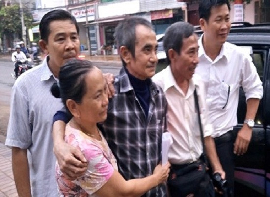 Bộ trưởng Bộ Y tế chỉ đạo hỗ trợ ông Huỳnh Văn Nén như người đã có BHYT