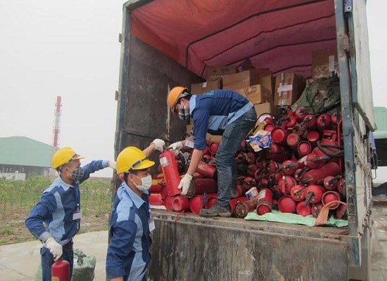 Hà Nội: Tiêu hủy hơn 12 tấn hàng giả, kém chất lượng