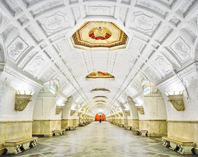 Những ga tàu điện ngầm lộng lẫy như cung điện ở Nga