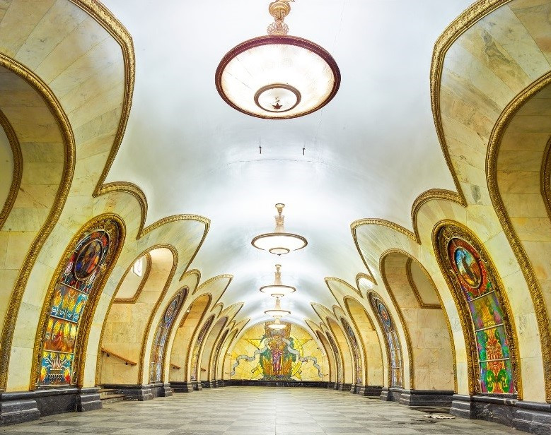 Những ga tàu điện ngầm lộng lẫy như cung điện ở Nga