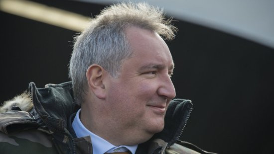 Phó Thủ tướng Nga: Ukraine có thể dùng súng cao su bắn vệ tinh Nga
