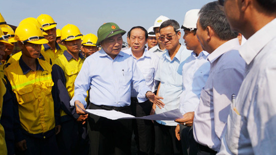Phó Thủ tướng Nguyễn Xuân Phúc: Đẩy nhanh hơn nữa công tác khắc phục sự cố cầu Ghềnh