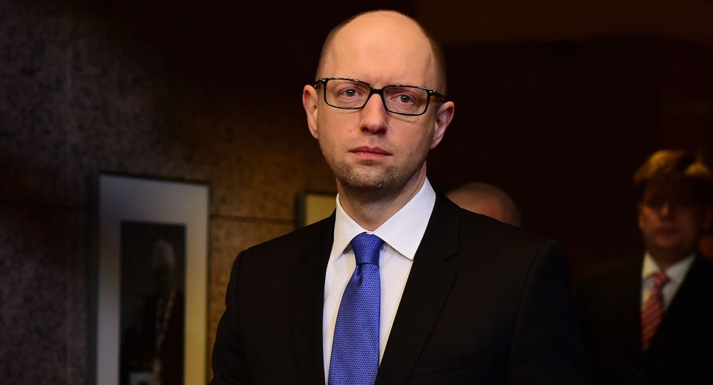 Ukraine khủng hoảng chính trị, Thủ tướng Yatsenyuk tuyên bố từ chức 