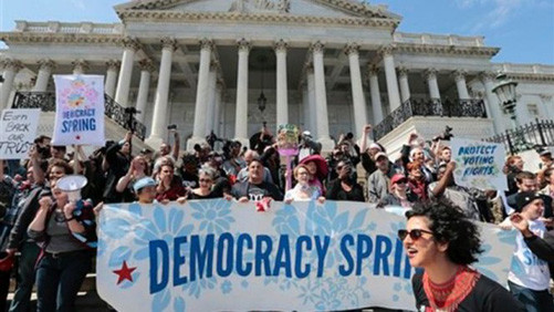 Mỹ: Bắt giữ hơn 400 người biểu tình gần tòa nhà Quốc hội