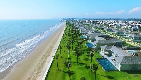 60 ô tô hạng sang tặng khách hàng mua biệt thự biển FLC L’Amoura