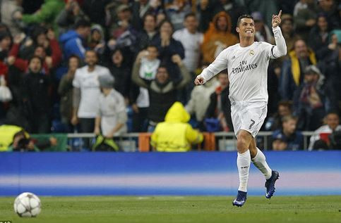 Ronaldo phá kỷ lục giúp Real lội ngược dòng ngoạn mục tại Champions League 