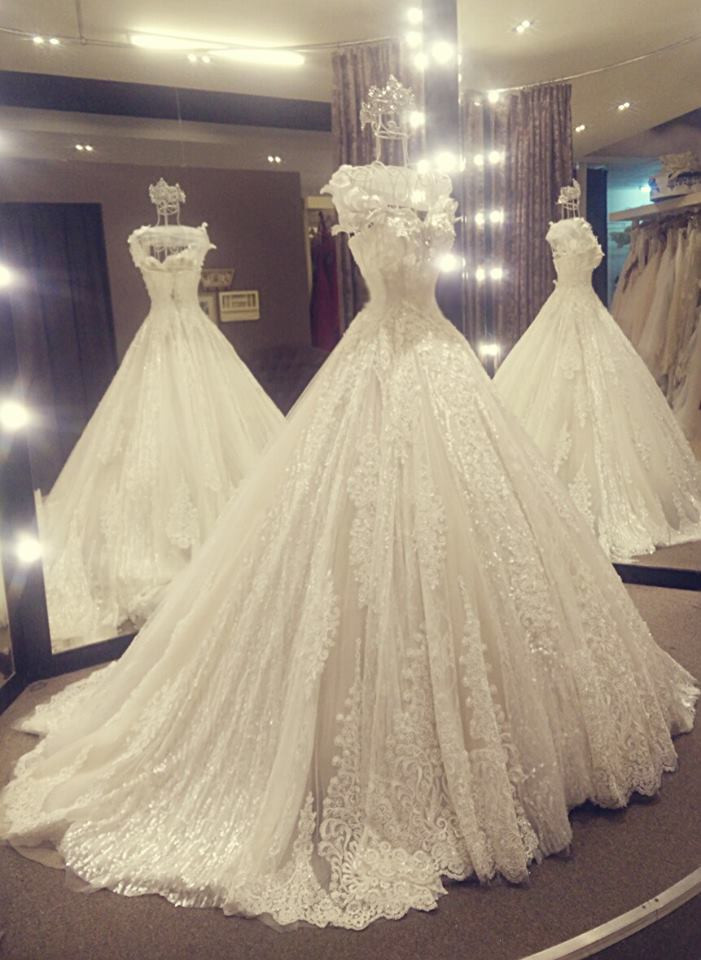 Chiêm ngưỡng những bộ váy cưới của cô dâu Thúy Diễm