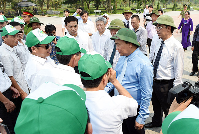 Thủ tướng Nguyễn Xuân Phúc tri ân các Anh hùng Liệt sỹ tại Quảng Trị