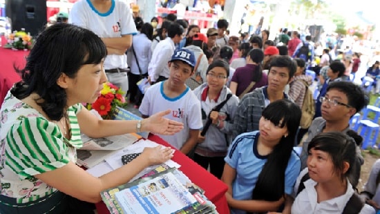 Cha mẹ xin đừng học hộ con!