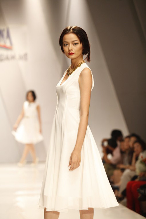 Hé lộ nàng thơ của các NTK tại Vietnam International Fashion Week 2016