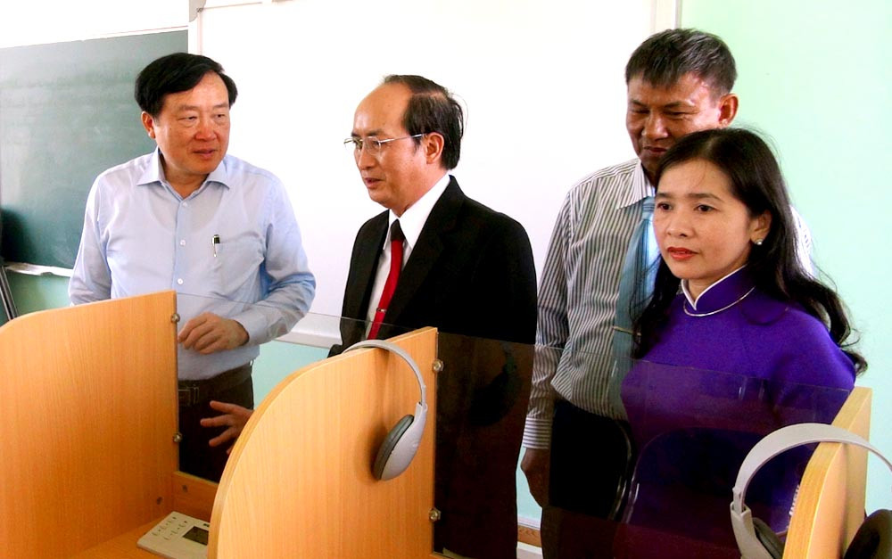 Bí thư Trung ương Đảng, Chánh án TANDTC Nguyễn Hòa Bình dự Lễ khánh thành phòng học chức năng Trường tiểu học Nguyễn Kim Vang