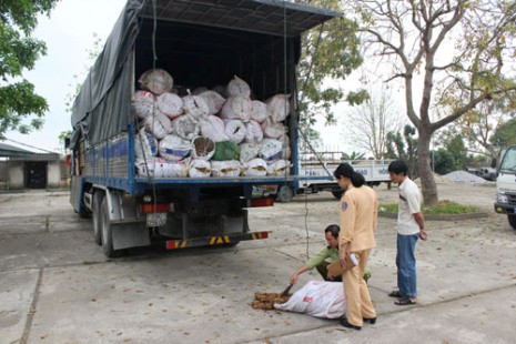 Thanh Hóa: Liên tiếp bắt giữ các xe chở thực phẩm bẩn