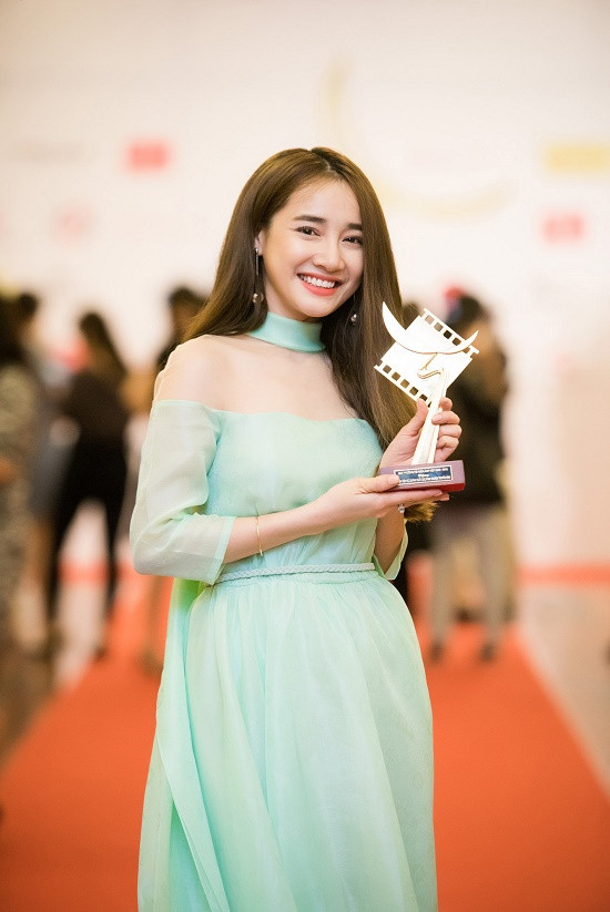 Nhã Phương, Ninh Dương Lan Ngọc ẵm giải tại Cánh Diều Vàng 2015