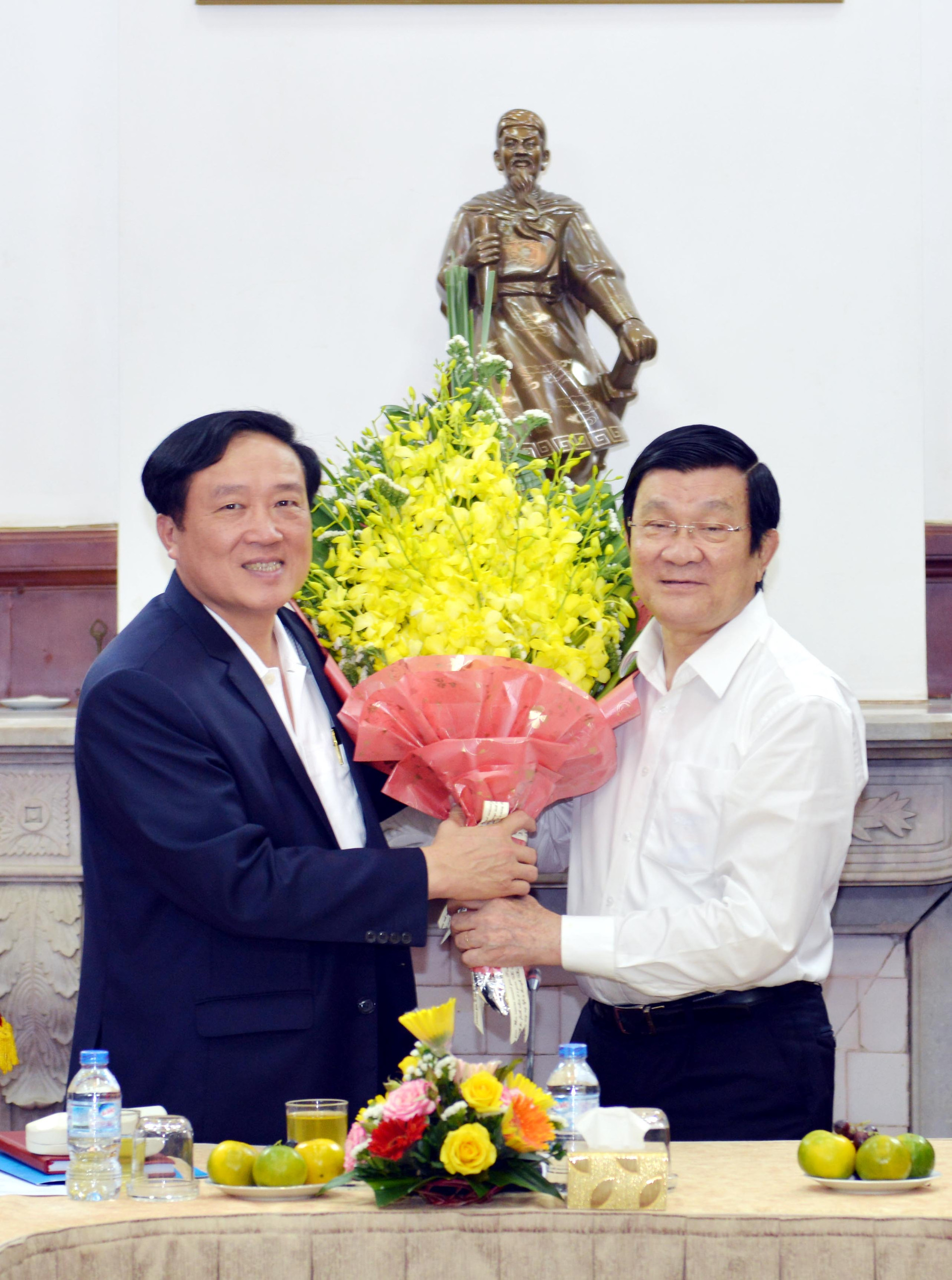 Nguyên Chủ tịch nước Trương Tấn Sang thăm TANDTC