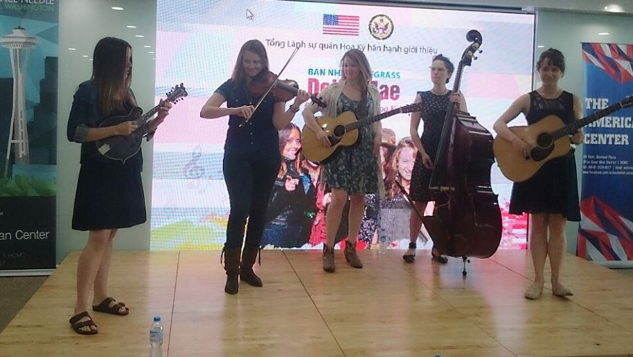 Ban nhạc nữ nổi tiếng của Mỹ - Della Mae đến Việt Nam biểu diễn