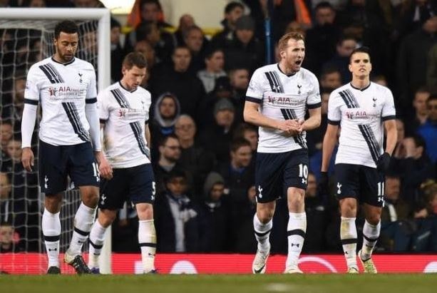 Tottenham bị cầm chân, Leicester băng băng về đích