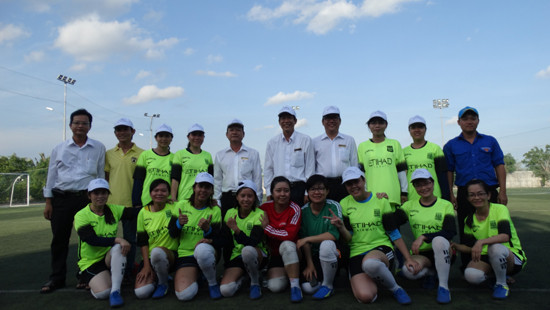 TAND tỉnh Cà Mau tổ chức giải bóng đá nữ mở rộng chào mừng 41 năm ngày thống nhất đất nước 