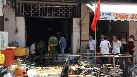 Bà hỏa thiêu rụi căn nhà trong chợ An Khánh