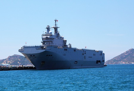 Liên tiếp tàu vũ trang 3 nước lớn cập cảng Cam Ranh trong 2 ngày