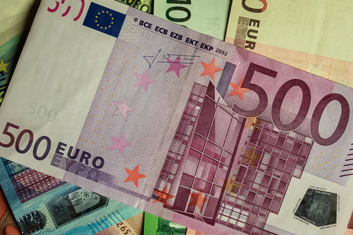 ECB quyết định ngừng phát hành tiền giấy mệnh giá 500 euro