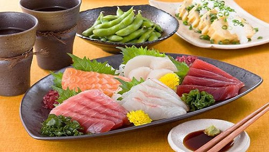 Học bí quyết ăn cá an toàn của người Nhật