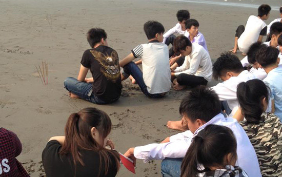 Vụ 3 học sinh mất tích khi tắm biển ở Nam Định: Đã tìm thấy một thi thể đầu tiên