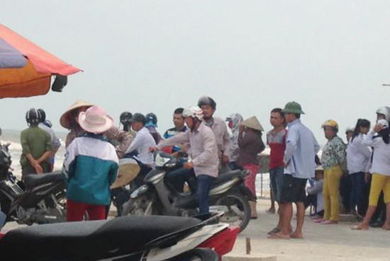 Vụ 3 học sinh mất tích khi tắm biển ở Nam Định: Đã tìm thấy một thi thể đầu tiên