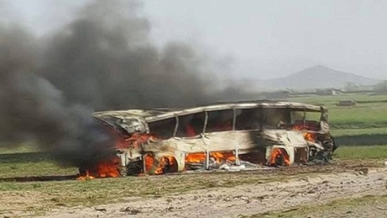 Afghanistan: Xe bồn đâm vào 2 chiếc xe bus, 73 người chết cháy
