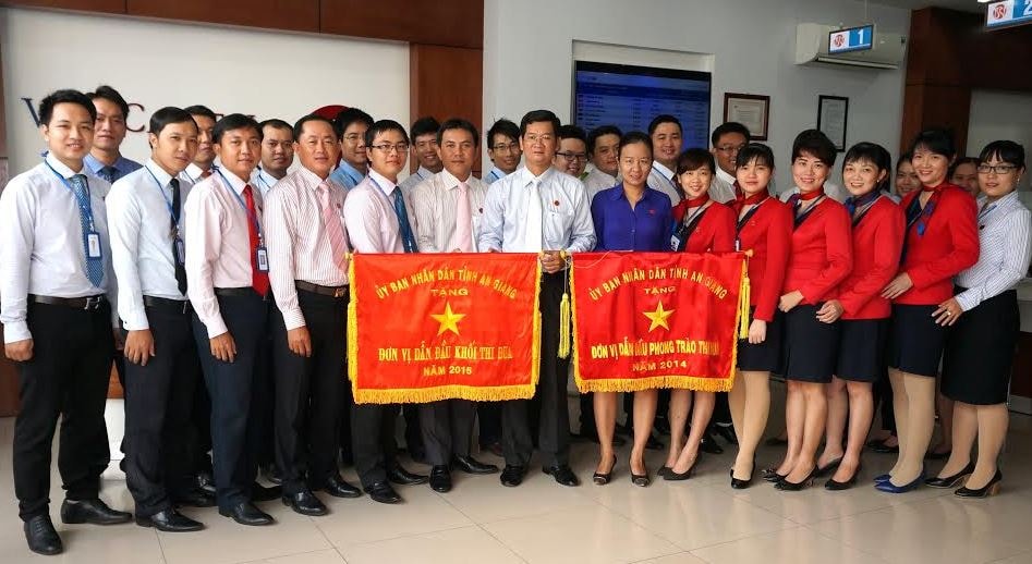 Viet Capital Bank - CN An Giang tiếp tục được vinh danh 