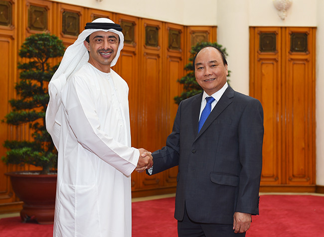 Thủ tướng tiếp khách quốc tế: Tăng cường quan hệ song phương với UAE; phối hợp chặt chẽ với ASEAN