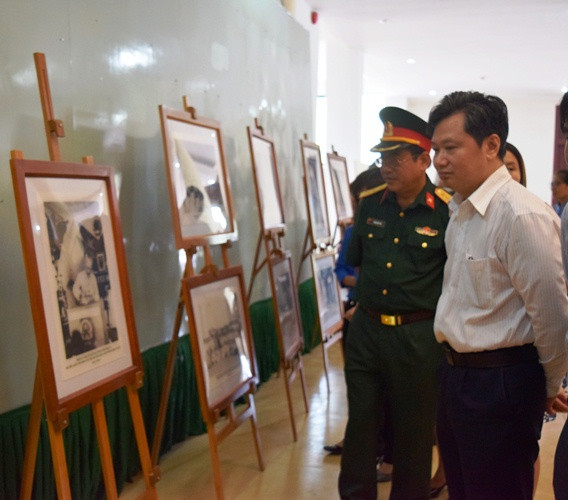 Quảng Bình: Triển lãm gần 100 bức ảnh của Chủ tịch Hồ Chí Minh