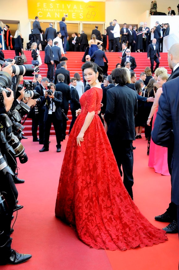 Lý Nhã Kỳ kiêu kỳ như nàng Scarlett O'Hara trên thảm đỏ Cannes