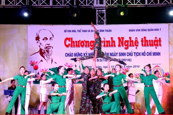 Cả nước diễn ra nhiều hoạt động kỷ niệm 126 năm Ngày sinh Chủ tịch Hồ Chí Minh