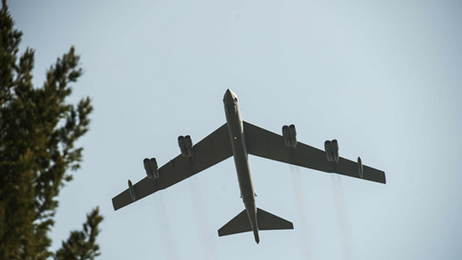 Máy bay B-52 của Không quân Mỹ rơi tại đảo Guam 