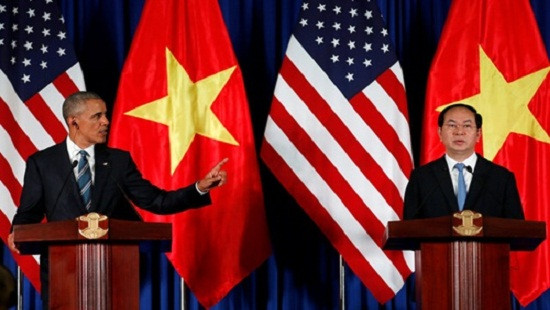 Dư luận quốc tế quan tâm tới việc Mỹ dỡ bỏ cấm vận vũ khí với Việt Nam