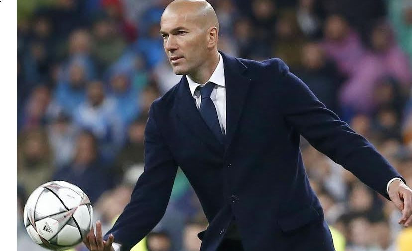 Zidane tiếp tục… rách?