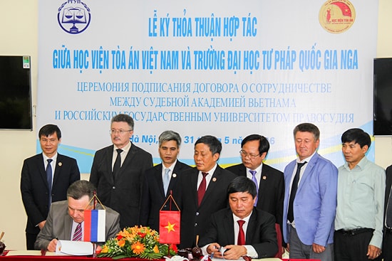 Ký kết thỏa thuận hợp tác giữa Học viện Tòa án với Trường Đại học tư pháp quốc gia Nga