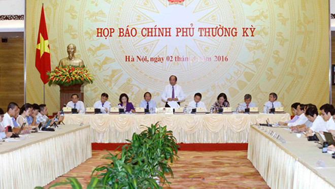 Thủ tướng Nguyễn Xuân Phúc: Không chủ quan trong kiềm chế lạm phát, khơi thông nguồn lực cho phát triển 