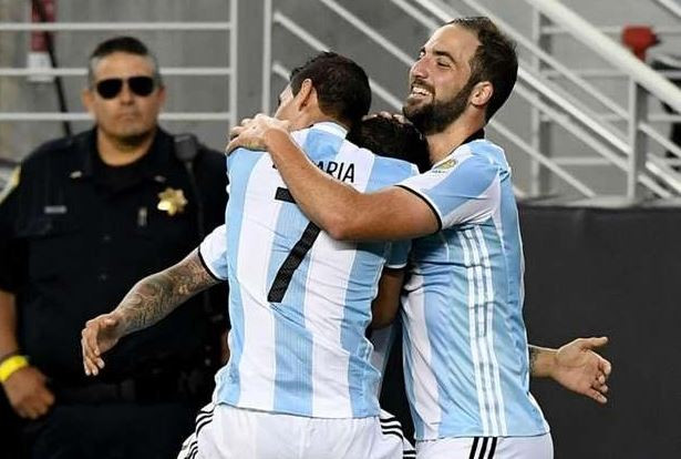 Argentina - Panama (5-0): Tuyệt vời Messi
