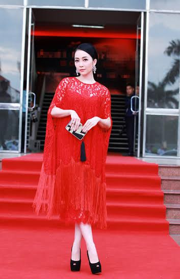Sao Việt mặc đẹp: HH Thu Thảo ‘lăng xê’ mốt tua rua đẹp nhất tuần qua