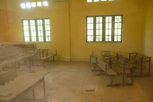 Trường Tiểu học đầu tư xây dựng rồi… bỏ hoang