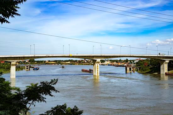 Cầu Việt Trì đã xuống cấp: Thực hiện nghiêm việc cấm xe ô tô đi qua cầu
