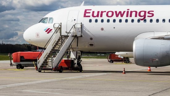 Vội vã cất cánh, Eurowings “bỏ quên” 90 hành khách