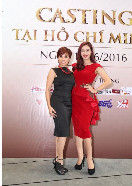 Giám khảo Trần Ly Ly và NTK Cory Trần “hâm mộ” nhan sắc thí sinh casting Hoa hậu Bản sắc Việt toàn cầu 