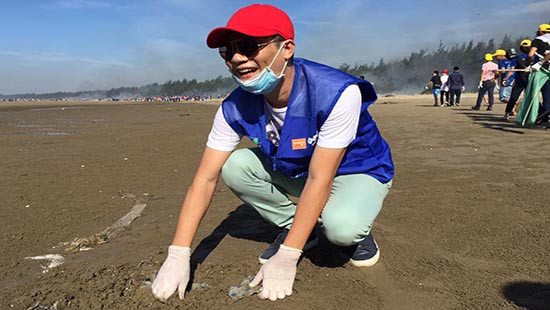 Ảnh hot sao Việt ngày 20/6: Hoàng Bách hưởng ứng phong trào làm sạch biển